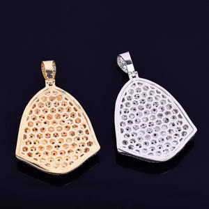 Pendentif personnalisé Hip Hop Skull Moissanite glacé en argent sterling 925 avec breloque ronde et diamants - Product Image 5