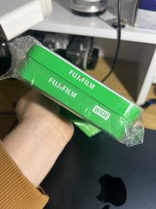 Film Instax Wide de Fujiifilm. Boîte de rangement en métal - Film non inclus. - Product Image 2