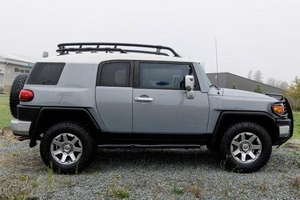 2014 สำหรับ FJ Cruiser รุ่น Base SUV เครื่องยนต์เทอร์โบ ภายในสีเข้ม เบาะผ้า พวงมาลัยซ้าย เกียร์อัตโนมัติ หลังคาซันรูฟแบบพาโนรามา - Product Image 5