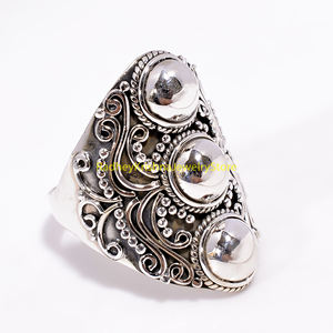 แหวนเงินแท้ 925 ทำมือ ดีไซน์ทรงโดมสามชั้น ประดับลายฉลุแบบออกซิไดซ์ - Product Image 3