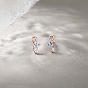 Pendientes de Diamantes con Diseño Brillante - Product Image 1