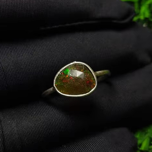 Monture de lunette en opale éthiopienne noire naturelle de 1.10 grammes Bague fine en argent sterling 925 plaquée rhodium pour les occasions de fête - Product Image 5