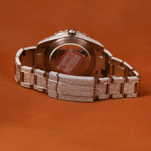 Diamant de laboratoire de luxe personnalisé noir vert cadran à chiffres forme ronde plein glacé automatique montre-bracelet de luxe vêtements classiques - Product Image 3