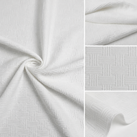 Tissu matelassé jacquard tricoté haut de gamme toutes saisons, tissu texturé polyvalent pour vêtements matelassés pour femmes et hommes toute l'année