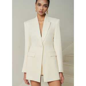 Nueva llegada Blazer de mujer de manga larga Lya sin espalda Draped Blazer Tela ecológica Ropa de mujer Whiteant Marca local - Product Image 1