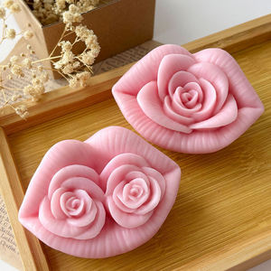 เทียนไขถั่วเหลืองอโรมาเธอราพีรูปทรงดอกไม้โรแมนติกทำด้วยมือเป็นมิตรต่อสิ่งแวดล้อมสำหรับวันวาเลนไทน์ - Product Image 5