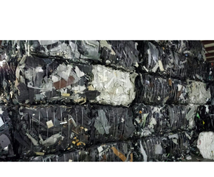 Gran Cantidad de Chatarra de ABS para Computadoras, Blanca/Negra, en Pacas - Product Image 2