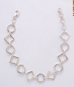 Pulsera Geométrica Plateada Clásica y Moderna con Baño de Oro, Diamantes y Perlas para Bodas o Regalos - Product Image 1