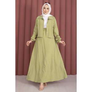 Conjunto de Dos Piezas a Rayas Verde Oliva, Talla XS, Camisa Corta Moderna y Falda con Cinturón Decorativo, Tops a Juego - Product Image 4