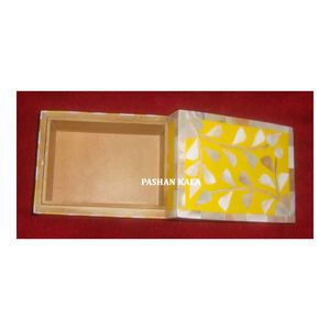 Lujoso joyero amarillo de trabajo de nácar blanco de madera hecho a mano de alta calidad para fines de regalo de negocios - Product Image 1