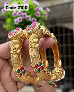 Bracelets en laiton de style Rajwadi authentiques Finition traditionnelle en alliage de zinc Pierres colorées Travail de perles pour les collections de mode nuptiale - Product Image 4