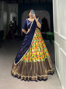 Lehenga choli de seda Mysore para mujer con estampado de Pichwai con borde de tejido Zari y retoque de encaje para bodas y festivales - Product Image 4