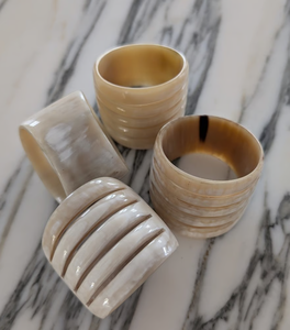 Anillo para Servilletas Hecho a Mano con Cuerno de Búfalo Natural, Ecológico, Decoración Navideña para el Hogar, Tamaño y Diseño Personalizables - Product Image 1