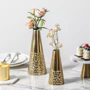 Nouvel arrivage Vase à fleurs décoratif personnalisé Vases en aluminium de style élégant doré pour la décoration intérieure Lot de 2 pièces Design tendance - Product Image 2