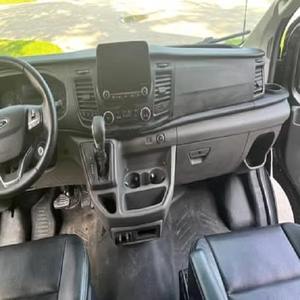 Ford Transit 250 2006, Volante a la Izquierda, Asientos de Cuero de Lujo, Cámara Trasera, Techo Solar, Pantalla Táctil, Listo para Enviar - Product Image 2