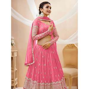 Atractivo Lehenga Choli de Georgette con Lentejuelas Rosas y Dupatta para Damas de Honor, para Bodas y Ocasiones Especiales - Product Image 2