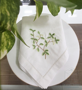 Haute qualité personnalisé brodé origan herbe conception dîner serviette lavable coton ourlet couverture de Table maison hôtel mariage - Product Image 1