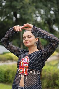 Indien Western Most Export Front Open Kurti Meilleure vente Qualité supérieure Dernière exclusivité Très demandé Tendance Couleur noire - Product Image 2