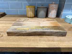 Planche à découper en bois de manguier massif rustique, épaisse et robuste, pour la cuisine, le restaurant, l'hôtel, la préparation des aliments - Product Image 4