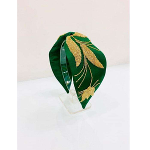 Bandeau luxueux orné de perles pour femmes élégantes, avec des détails perlés faits à la main et un ajustement confortable antidérapant - Product Image 5