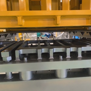 Machine à fabriquer des briques hydrauliques entièrement automatique à haute capacité ZCJK, ligne de production de blocs de béton pour l'<span class=keywords><strong>industrie</strong></span> de la construction - Product Image 4