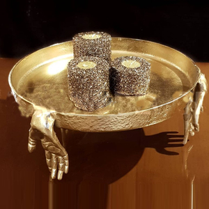 Nouveauté Plateau rond en aluminium de forme ronde avec finition dorée pour servir des desserts et des chocolats - Product Image 1