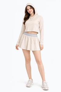 Ensemble assorti 2 pièces comprenant un haut ample à manches longues et un short à taille élastique, en polyester/nylon à séchage rapide, idéal pour le sport - Product Image 4