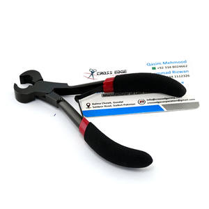 Outils d'extension de cheveux à la kératine noire Bond Cutter de qualité supérieure sur mesure avec pochette souple pour un transport facile assurant l'installation - Product Image 1