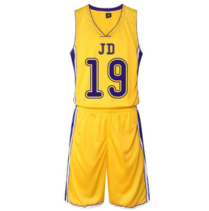 Ensemble d'uniformes de basket-ball personnalisés de haute qualité, ensemble de short et maillot de basket-ball réversible cousu avec logo brodé - Product Image 3