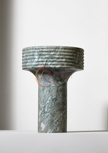 Notre bougie en pierre carrée invite à la méditation relaxante avec chaque scintillement car elle apporte chaleur et beauté au monde - Product Image 6