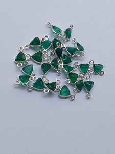 Connecteur délicat en argent sterling 925 fait à la main pierre précieuse en forme de trillion d'onyx vert pour accessoires de fabrication de bijoux - Product Image 2