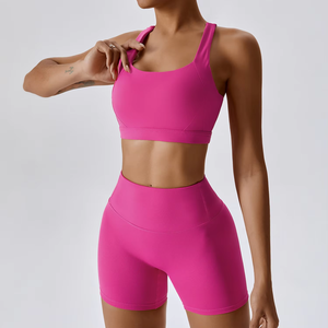 Shorts de yoga pour femmes avec logo personnalisé, taille haute extensible, effet push-up, ensemble 2 pièces de haute qualité pour la gym et le fitness - Product Image 2