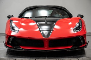 Prix de gros pour la Ferrari 488 GTB 2016, boîte automatique 7 vitesses, avec jantes forgées de 20 pouces, peinture foncée. - Product Image 3