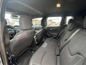 Jeep Renegade 2022 d'occasion propre - Product Image 4