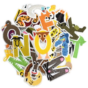 Parches bordados deportivos personalizados para planchar en el día del juego, insignias de prensa de calor a granel, Parche de maquinaria para chaqueta universitaria y niños - Product Image 4