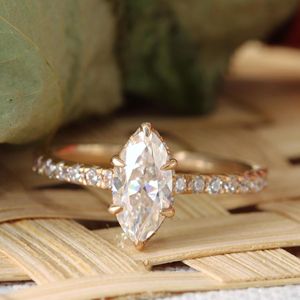 แหวนหมั้นเพชรรูปรัศมีที่ซ่อนอยู่สำหรับเธอ - Product Image 6