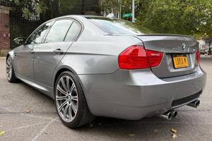 BMW M3 berline 2010 d'occasion, mise en valeur du conducteur, EliteControl, PerformanceLegend, PowerSedan, à vendre - Product Image 3