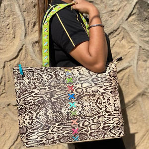 Nuevos bolsos de mano de cuero de vaca con estampado de animales reales occidentales para mujer, bolsos de hombro de vaquera de gran capacidad de estilo Vintage de alta calidad - Product Image 4