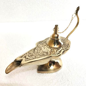 Lámpara de Aladino de latón hecha a mano de nuevo diseño, acabado dorado, lámparas de decoración de mesa Genie grabadas, lámparas de aceite de alta venta, quemador, Idea de regalo - Product Image 6