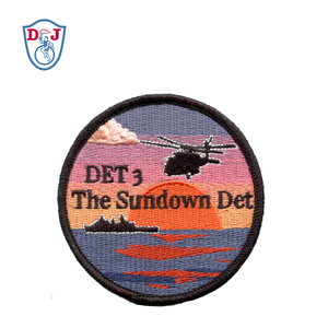 แผ่นผ้าปักแบบกำหนดเองพร้อมโลโก้สีไล่ระดับสีอุปกรณ์แต่งเครื่องแบบ - Product Image 6