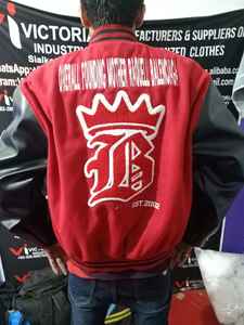 Vestes universitaires matelassées en laine rouge très tendance avec patchs en chenille personnalisés, imperméables et coupe-vent, écologiques - Product Image 2