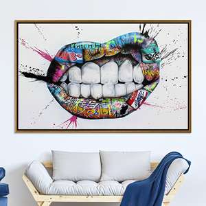 Impresión en Lienzo de Labios con Graffiti: Decoración Vibrante de Arte Pop Urbano, Lienzo con Marco Dorado - Product Image 1