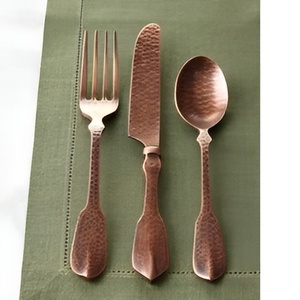 Venta caliente y lujosos cubiertos de latón 3 piezas cubiertos cuchara tenedor cuchillo conjunto diseño superior cubiertos para decoración del hogar vajilla utensilios de cocina - Product Image 1