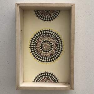 Plateau en bois de qualité supérieure plateau Meena le plus vendu plateau de service imprimé avec logo personnalisé idéal pour les ustensiles de cuisine vaisselle - Product Image 2