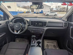 Kia Sportage LX 4 portes SUV 4x4 certifié, propre et peu utilisé, boîte automatique, conduite à gauche, cuir foncé, turbo, électrique, transmission intégrale (AWD) - Product Image 3