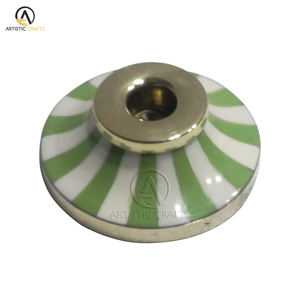 Checker Design Porte-bougie en résine et bois Décor à la maison Bougeoir de Noël Fabriqué en Inde - Product Image 2