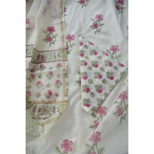 Conjunto de Salwar Kameez de Seda con Estampado Floral Hecho a Mano para Mujer, con Top, Pantalón y Dupatta, para Uso Casual - Product Image 1