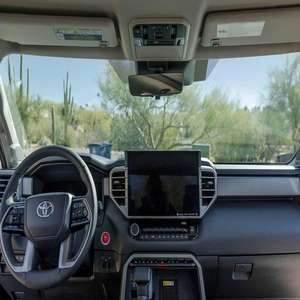 2024 Edición Limitada 4x4 Turbo Híbrido 4WD TRD con Volante a la Izquierda, Bajo Kilometraje, Precio Accesible, Envío Inmediato - Product Image 5