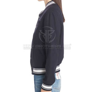 Veste universitaire pour femmes Vêtements d'extérieur confortables de style Letterman pour les vêtements d'équipe universitaires et les vêtements quotidiens décontractés - Product Image 5