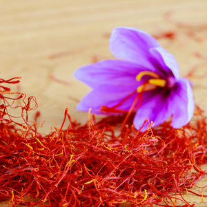 Safran Kashmiri Mongra frais de qualité supérieure rouge naturel (safran) herbes et épices simples d'Inde - Product Image 6